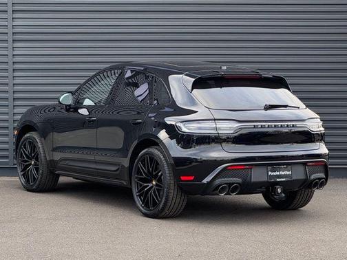 Jet Black Metallic 2026 Porsche Macan Macan GTS