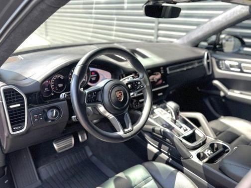 Quartzite Grey Metallic 2023 Porsche Cayenne GTS