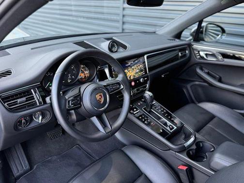 Volcano Gray Metallic 2026 Porsche Macan Macan