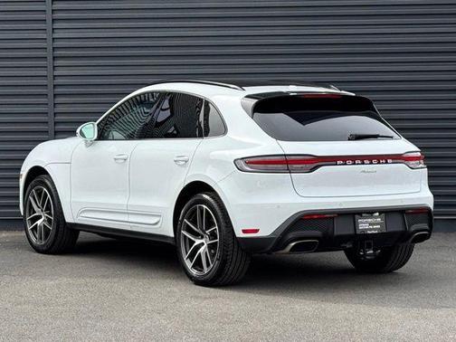 2025 Porsche Macan 