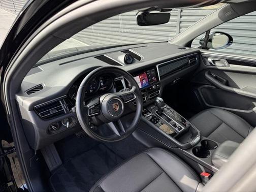 2023 Porsche Macan T
