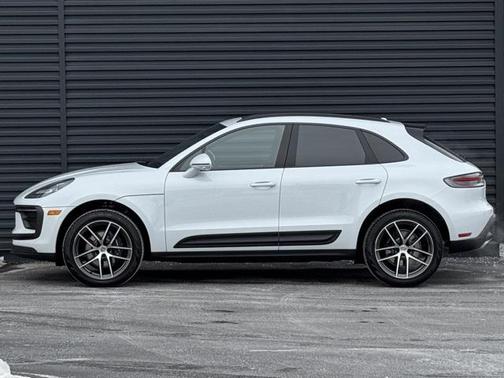 2026 Porsche Macan 