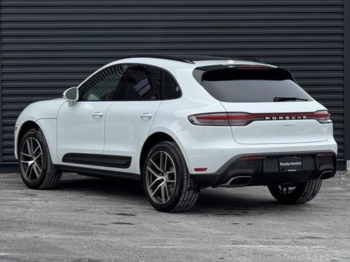 2026 Porsche Macan 