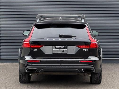 2021 Volvo V60 Cross Country T5
