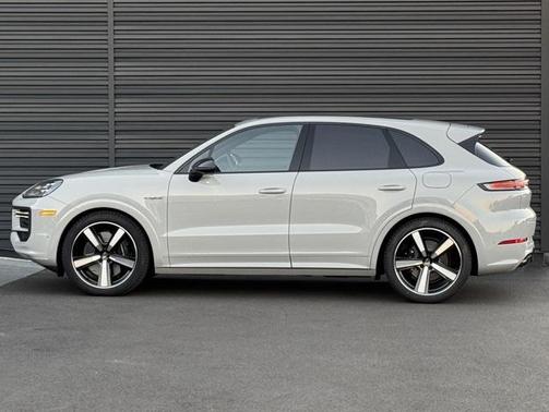 2025 Porsche Cayenne Turbo