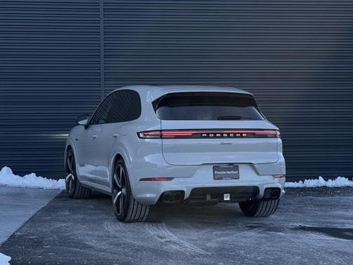 2025 Porsche Cayenne Turbo