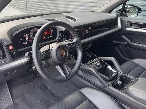 2024 Porsche Cayenne 