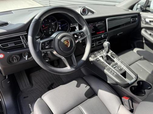 2021 Porsche Macan Base