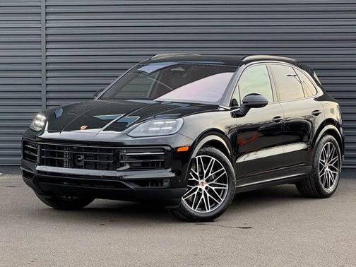 Chromite Black Metallic 2026 Porsche Cayenne Cayenne
