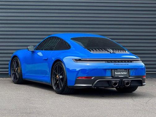 01 2026 Porsche 911 Carrera GTS