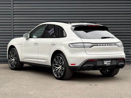2025 Porsche Macan 