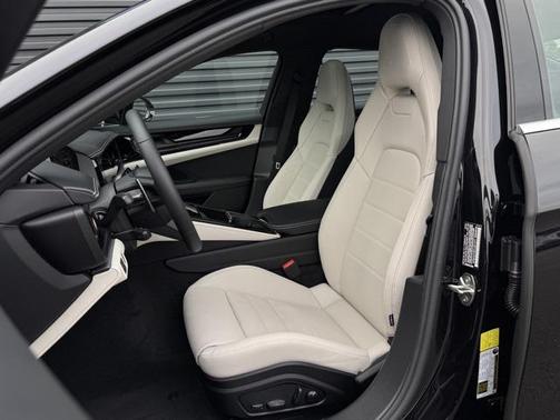 2026 Porsche Panamera 4