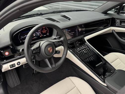 2026 Porsche Panamera 4