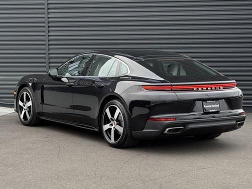 2026 Porsche Panamera 4