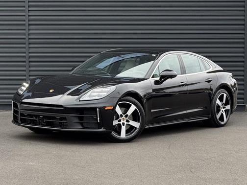 2026 Porsche Panamera 4