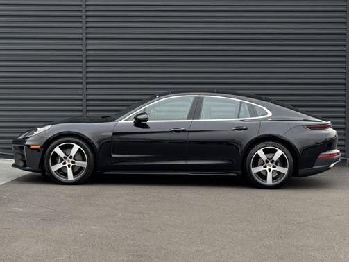 2026 Porsche Panamera 4