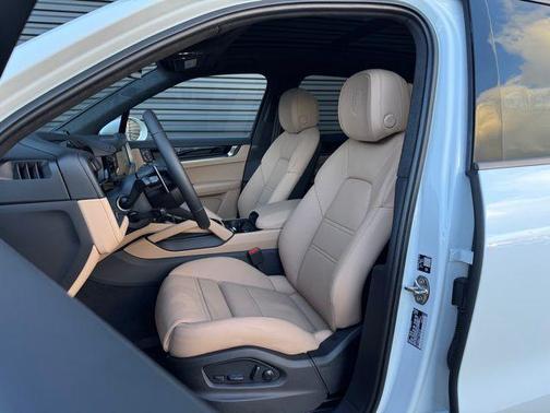 2026 Porsche Cayenne Cayenne Turbo E-Hybrid