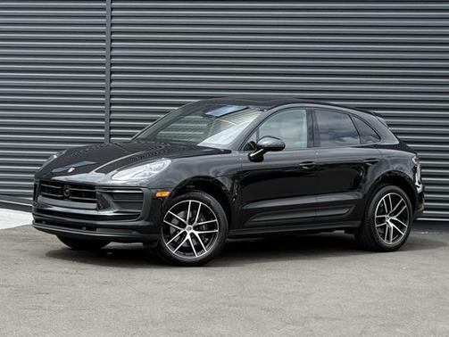 2025 Porsche Macan Base