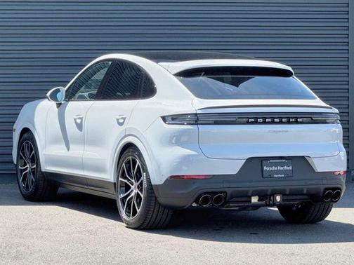 Carrara White Metallic 2026 Porsche Cayenne Cayenne