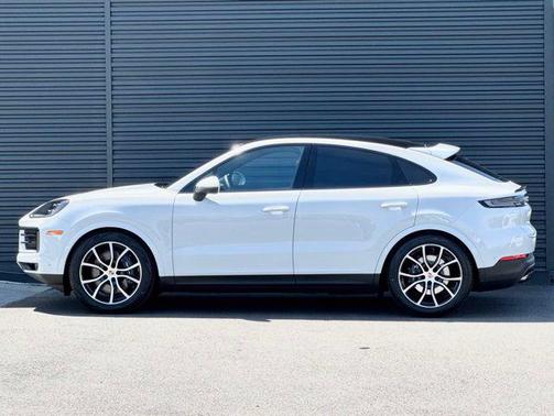 Carrara White Metallic 2026 Porsche Cayenne Cayenne