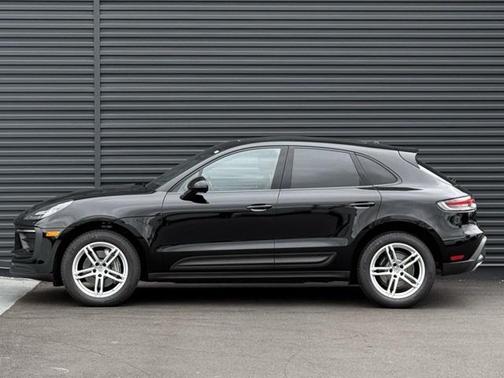2023 Porsche Macan Base
