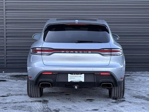 2022 Porsche Macan 