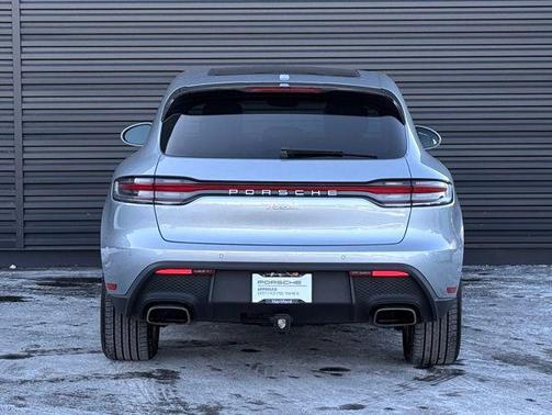 2022 Porsche Macan 