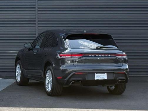 2024 Porsche Macan Base