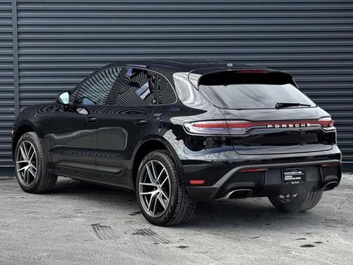 2025 Porsche Macan 