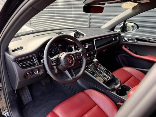 2025 Porsche Macan 