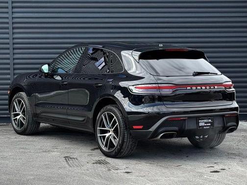 2025 Porsche Macan T