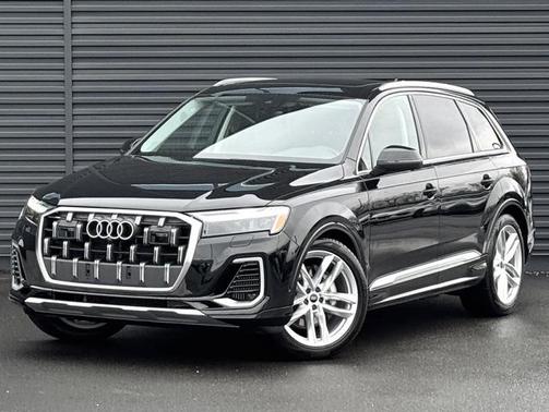 2025 Audi Q7 55 Premium Plus