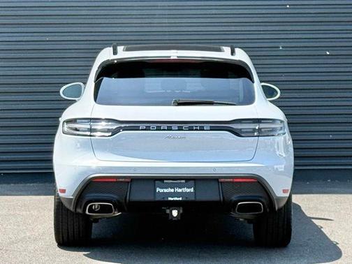 Carrara White Metallic 2026 Porsche Macan Macan