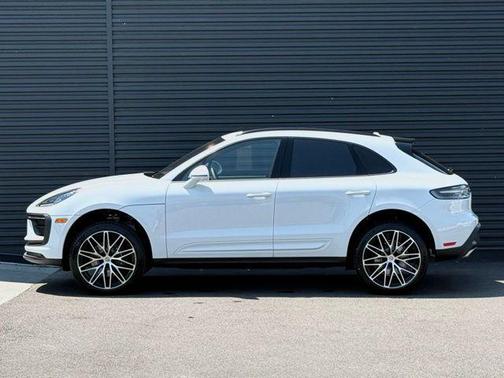 Carrara White Metallic 2026 Porsche Macan Macan