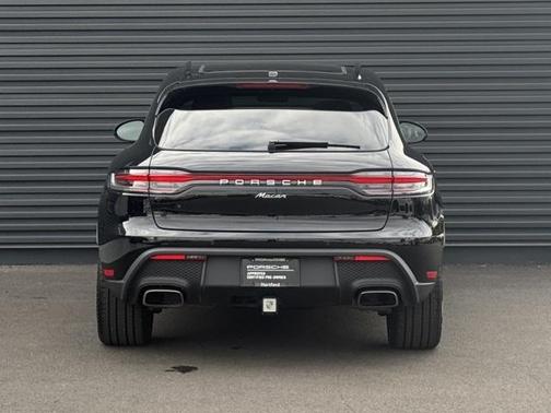 2025 Porsche Macan