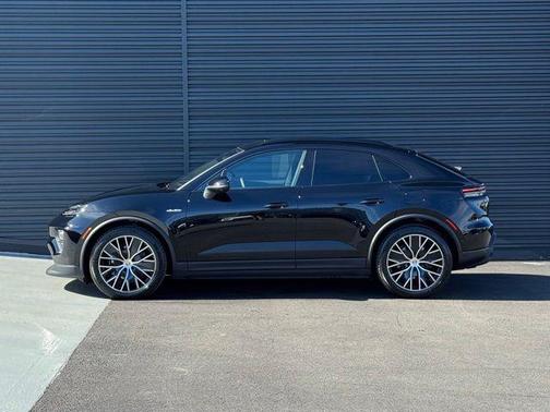 2025 Porsche Macan 4