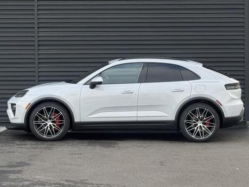 2025 Porsche Macan 4S