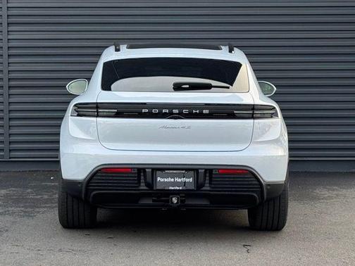 2025 Porsche Macan 4S