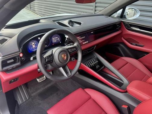 2025 Porsche Macan 4S