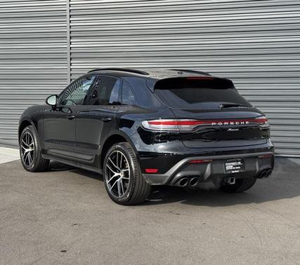 2025 Porsche Macan Base