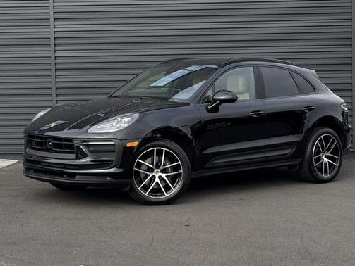 2025 Porsche Macan Base