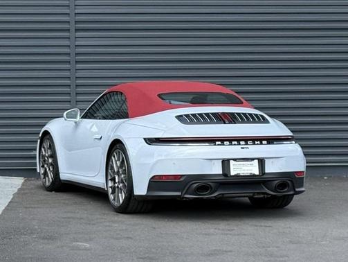2025 Porsche 911 Carrera