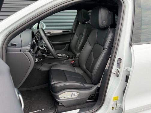 2025 Porsche Macan S