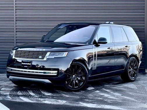 Santorini Black Metallic 2023 Land Rover Range Rover P530 SE