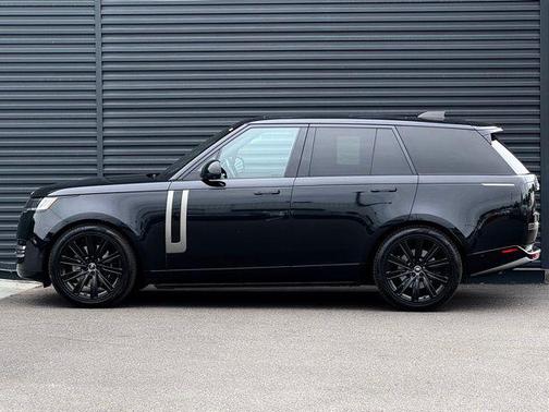 Santorini Black Metallic 2023 Land Rover Range Rover P530 SE