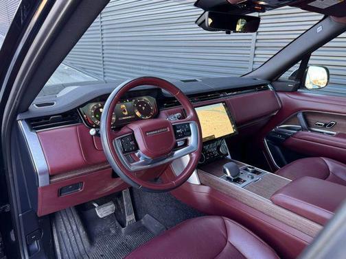 Santorini Black Metallic 2023 Land Rover Range Rover P530 SE