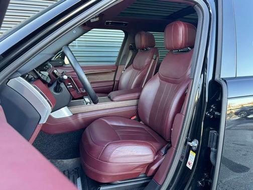 Santorini Black Metallic 2023 Land Rover Range Rover P530 SE