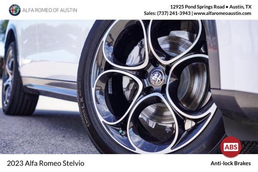 Photo 2 of 21 of 2023 Alfa Romeo Stelvio Ti
