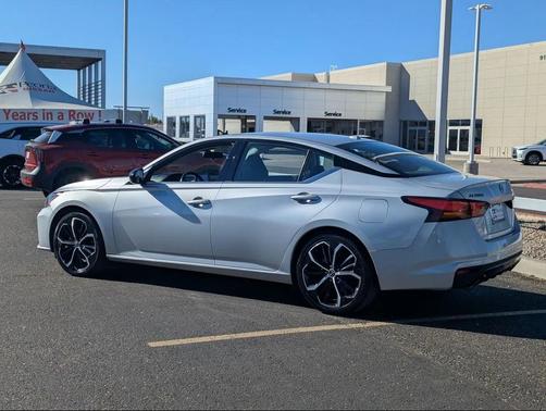 2023 Nissan Altima SR FWD