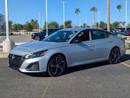 2023 Nissan Altima SR FWD